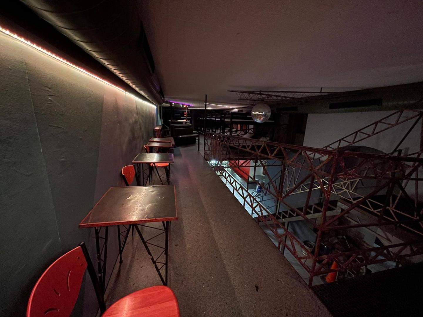 The Bachelor Bar - Bunker | Private Club Villa Budapest Eksteriør billede